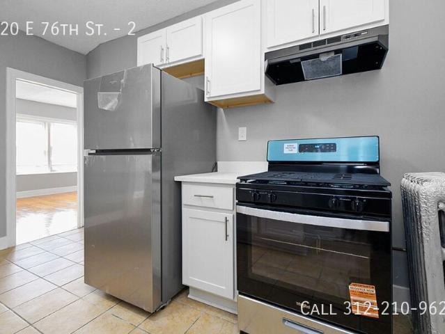 2 BR, 1 BA Apartment 320 E 76th St Chicago, IL 60619