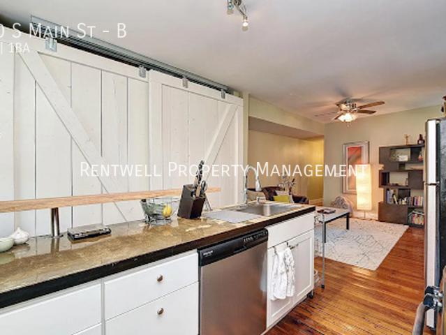 2 BR, 1 BA Apartment 320 S Main St, Pittsburgh, PA 15220