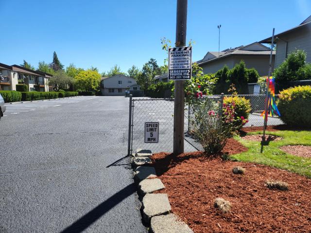 2 BR, 1 BA Apartment 324 NE 100Th Street Unit 318, Portland, OR 97220