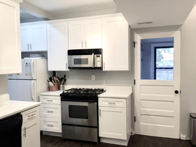 2 BR, 1 BA Apartment 3253 North Kenmore Avenue, Chicago, IL 60657