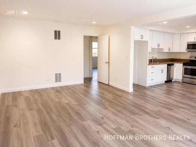2 BR, 1 BA Apartment 325 N Howard St, Glendale, CA 91206