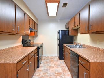 2 BR, 1 BA Apartment 3260 Raven Oaks Drive, Dubuque, IA 52001