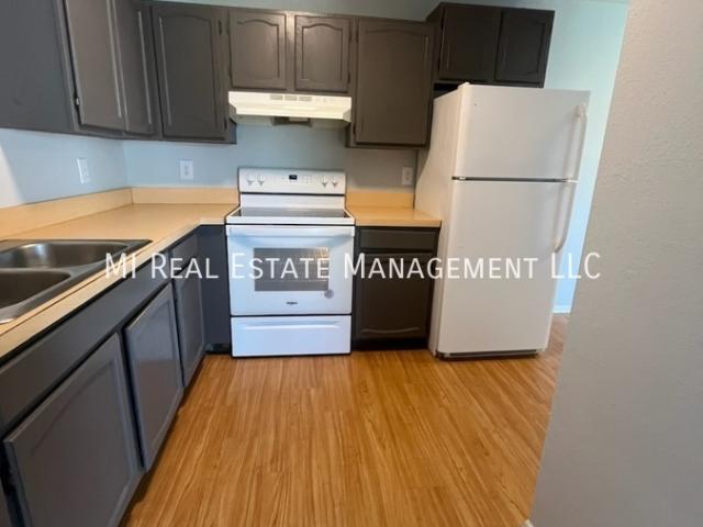 2 BR, 1 BA Apartment 326 Stratford Way 6, Holland, MI 49423