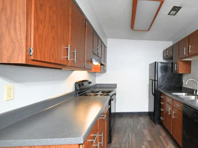 2 BR, 1 BA Apartment 3280 Raven Oaks Drive, Dubuque, IA 52001