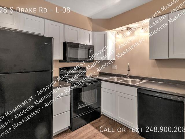 2 BR, 1 BA Apartment 328 S Drake Rd, Kalamazoo, MI 49009