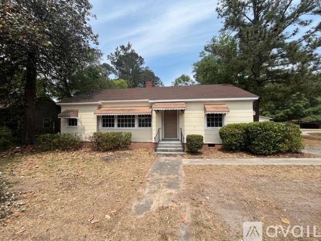 2 BR, 1 BA Apartment 333 E Main St, Statesboro, GA 30458