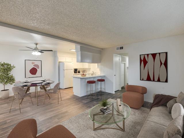 2 BR, 1 BA Apartment 3300 Gosford Rd Unit 34 E, Bakersfield, CA 93309
