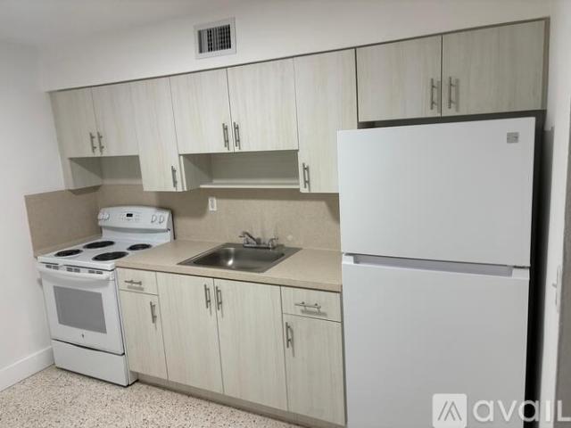 2 BR, 1 BA Apartment 3301 SW 9th St, Unit 16, Miami, FL 33135