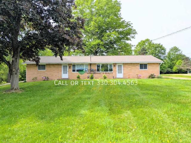 2 BR, 1 BA Apartment 3302 Highland Park NE, North Canton, OH 44720