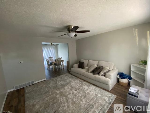 2 BR, 1 BA Apartment 3303 W 18th St, Davenport, IA 52804