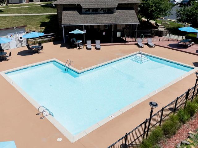 2 BR, 1 BA Apartment 3311 East Red Bridge Road Unit 11113 3, Kansas City, MO 64137