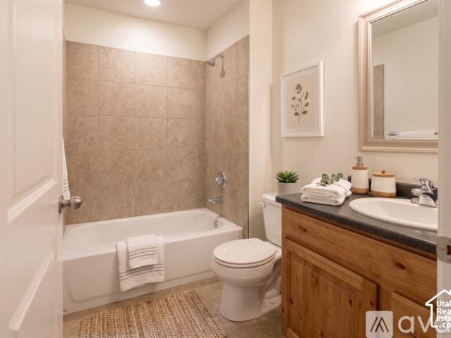 2 BR, 1 BA Apartment 3334 825 E, Unit 6, Millcreek, UT 84106