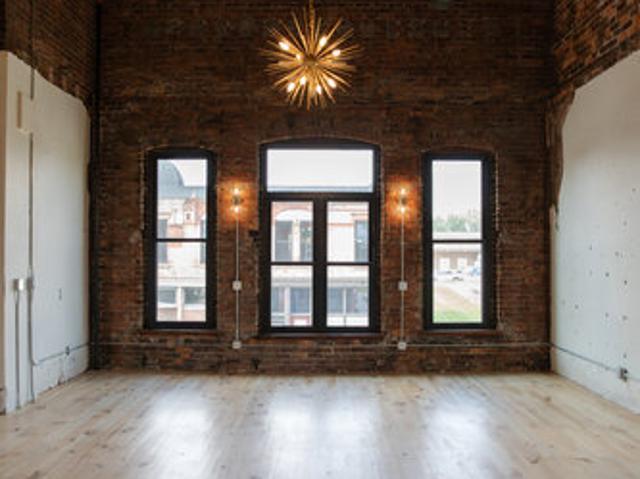 2 BR, 1 BA Apartment 337 Broadway Street, Unit 201, Toledo, OH 43604