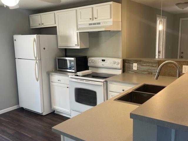 2 BR, 1 BA Apartment 337 Prospect Avenue, Unit 337, Hartland, WI 53029