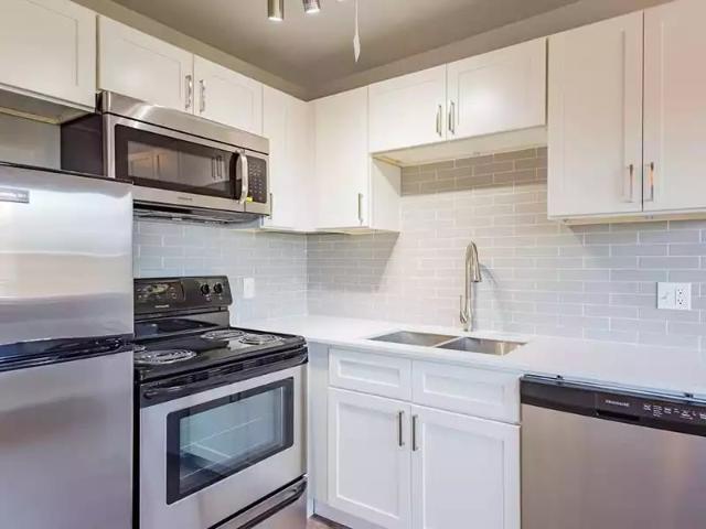 2 BR, 1 BA Apartment 3349 S 1300 E Unit E208, Salt Lake City, UT 84106