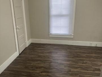 2 BR, 1 BA Apartment 334 E Empire St, Freeport, IL 61032