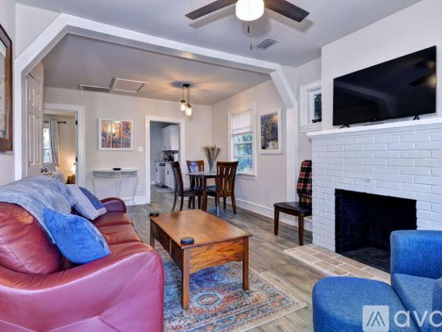 2 BR, 1 BA Apartment 335 Greenbriar Avenue, Hampton, VA 23661