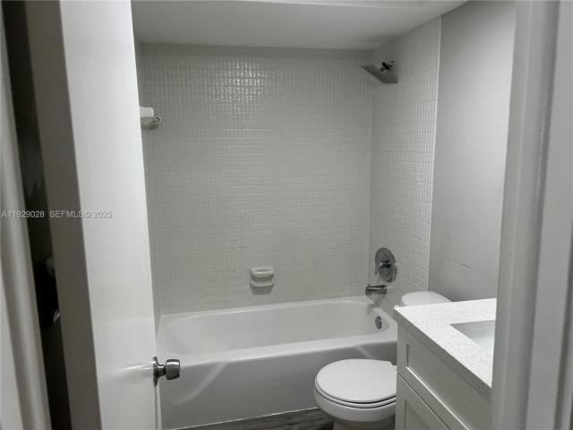 2 BR, 1 BA Apartment 335 Southwest 20th Street, Fort Lauderdale, FL 33315