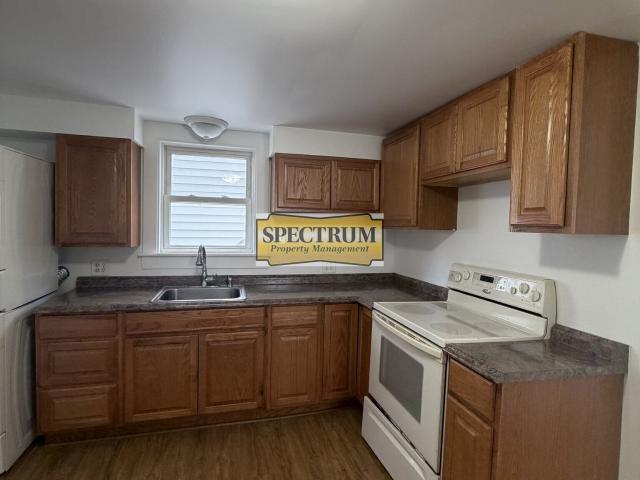 2 BR, 1 BA Apartment 3 Elmwood Ave, Waterville, ME 04901