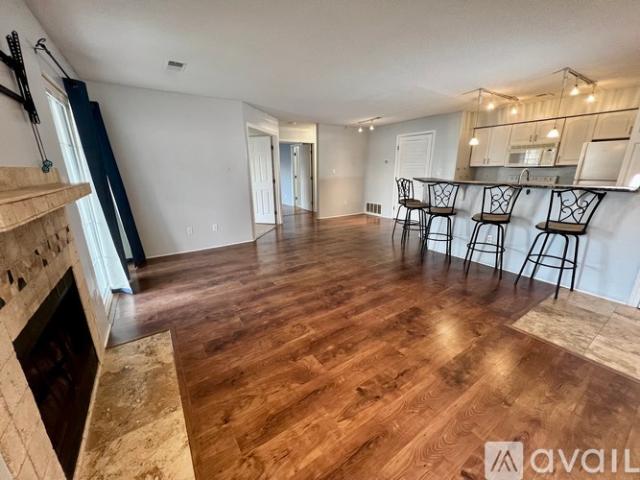 2 BR, 1 BA Apartment 3 Forest Glen Circle, Unit 3, Middletown, CT 06457