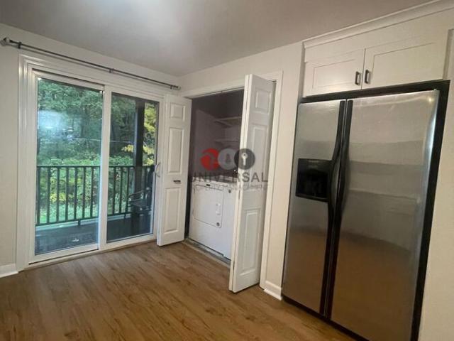 2 BR, 1 BA Apartment 3 Philbrick Lane, Kittery, ME 03904