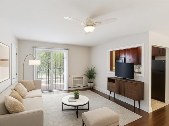 2 BR, 1 BA Apartment 3 Ronald Dr Unit 096, Colonia, NJ 07067