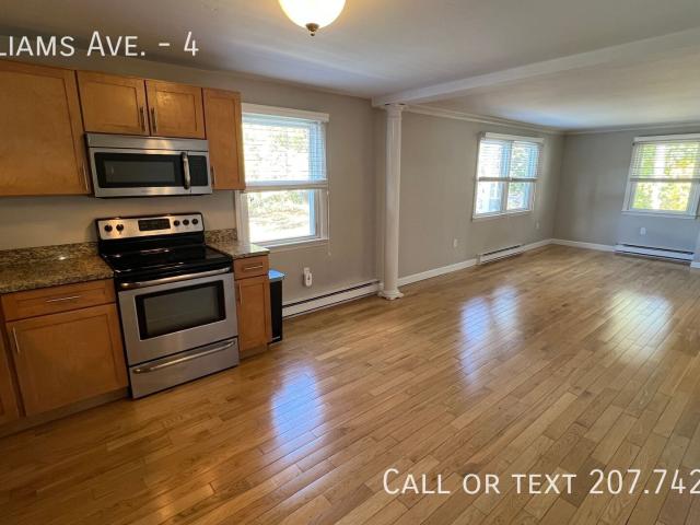2 BR, 1 BA Apartment 3 Williams Ave Kittery, ME 03904