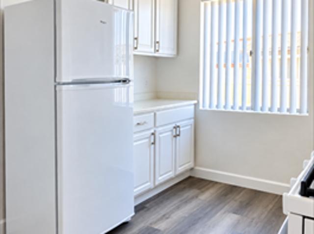 2 BR, 1 BA Apartment 4406 Menlo Ave, San Diego, CA 92115