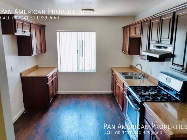 2 BR, 1 BA Apartment 4406 Menlo Ave, San Diego, CA 92115