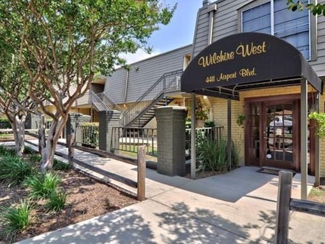 2 BR, 1 BA Apartment 4411 Airport Blvd Austin, TX 78722