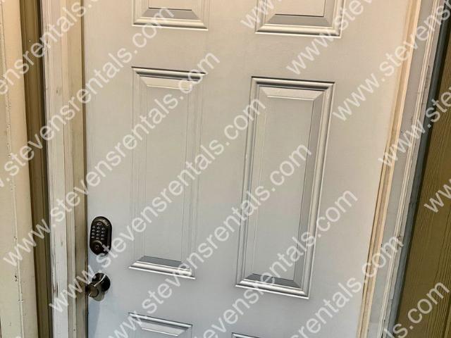 2 BR, 1 BA Apartment 441 Harding Pl, Nashville, TN 37211