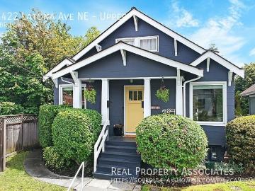 2 BR, 1 BA Apartment 4422 Latona Ave NE, Seattle, WA 98105