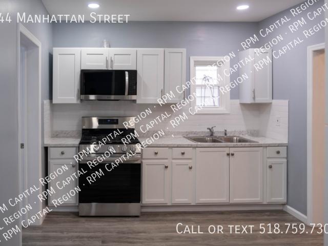 2 BR, 1 BA Apartment 444 Manhattan Street, Schenectady, NY 12308
