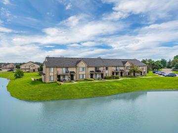 2 BR, 1 BA Apartment 44525 Pine Drive Unit 02208, Sterling Heights, MI 48313