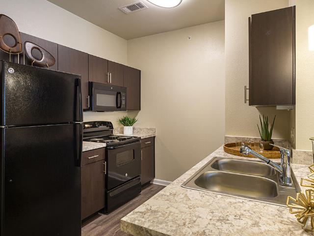 2 BR, 1 BA Apartment 4501 Brazosport Blvd N Unit 04303, Clute, TX 77531