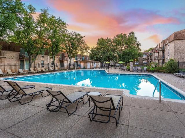 2 BR, 1 BA Apartment 450 Forrest Avenue Unit H107, Norristown, PA 19401