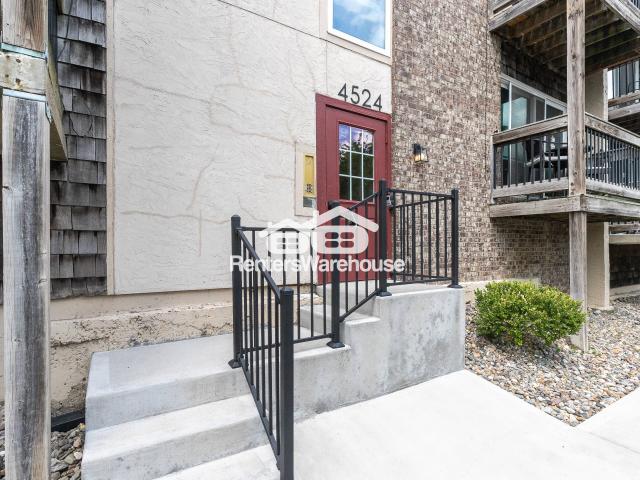 2 BR, 1 BA Apartment 4524 Holly Street, Kansas City, MO 64108