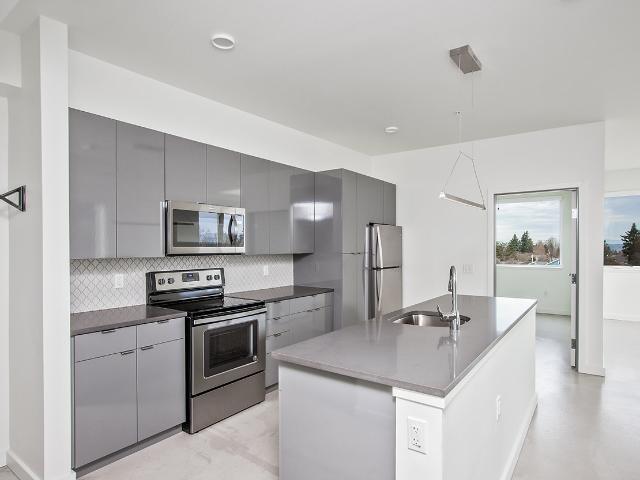 2 BR, 1 BA Apartment 4525 Northeast Fremont Street Unit 1 201, Portland, OR 97213