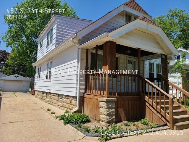 2 BR, 1 BA Apartment 457 S. 74th Street, West Allis, WI 53214