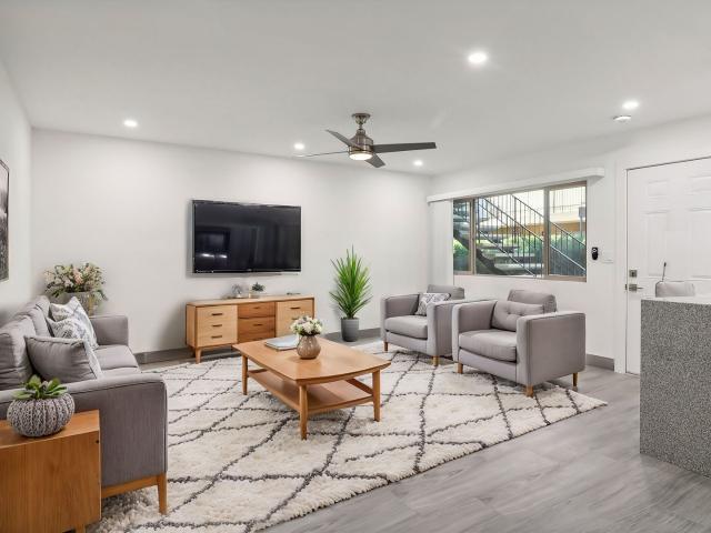 2 BR, 1 BA Apartment 458 Ballantyne Street, El Cajon, CA 92020