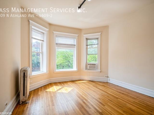 2 BR, 1 BA Apartment 4609 N Ashland Ave, Chicago, IL 60640