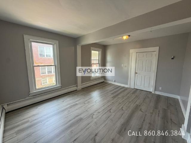 2 BR, 1 BA Apartment 46 Green Street 2F, Middletown, CT 06457