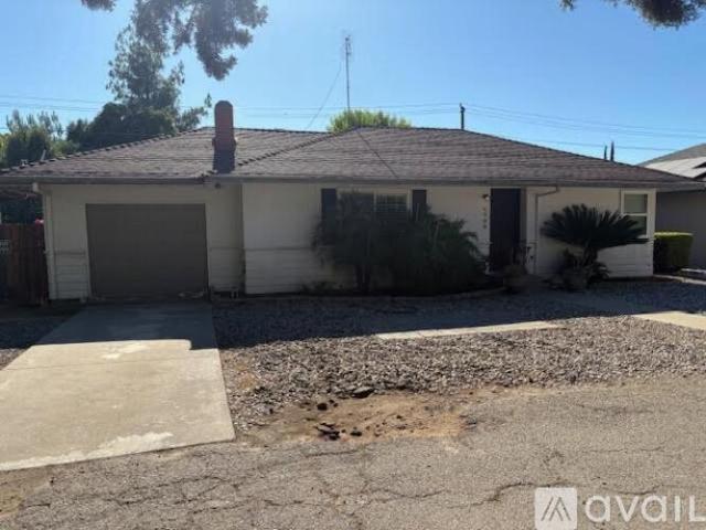 2 BR, 1 BA Apartment 4709 North Arthur Avenue, Fresno, CA 93705