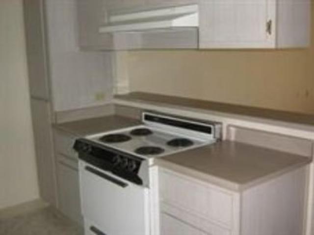 2 BR, 1 BA Apartment 470 East A Street, Oakdale, CA 95361