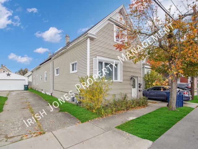2 BR, 1 BA Apartment 47 Fredro St Buffalo, NY 14206