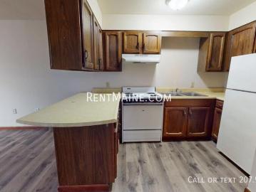 2 BR, 1 BA Apartment 47 Sanford St Bangor, ME 04401