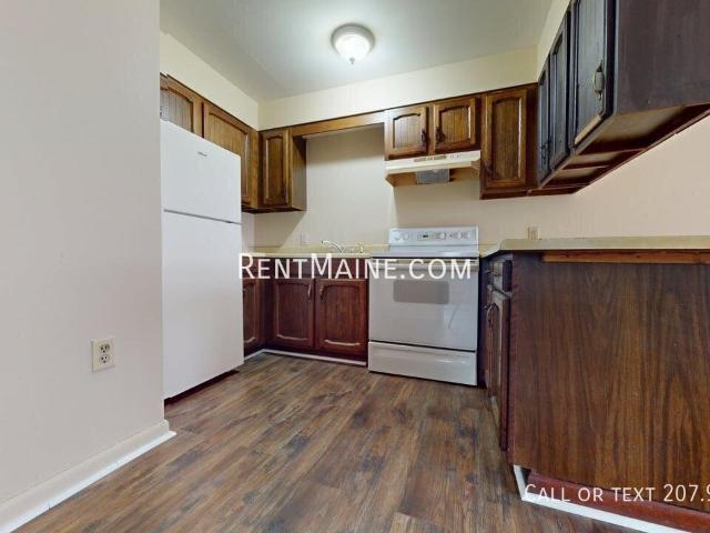 2 BR, 1 BA Apartment 47 Sanford St Bangor, ME 04401