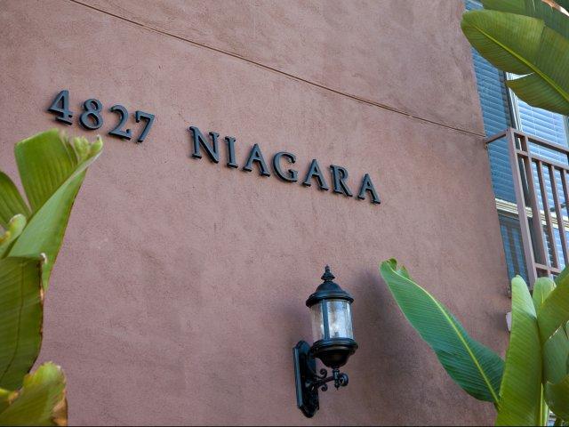 2 BR, 1 BA Apartment 4827 Niagara Avenue Unit 01, San Diego, CA 92107