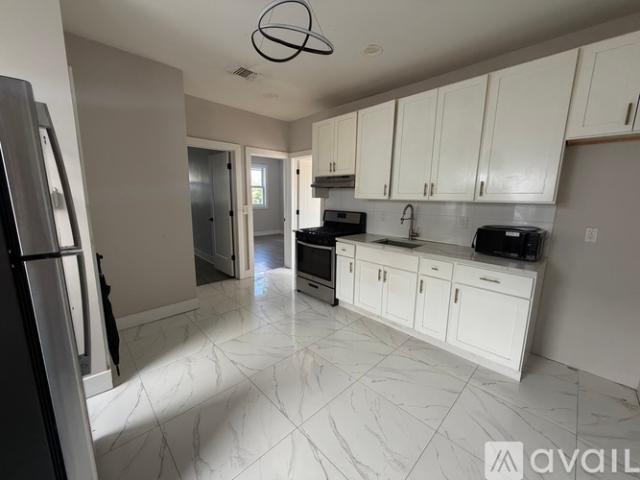 2 BR, 1 BA Apartment 484 John F Kennedy Blvd, Unit 3R, Bayonne, NJ 07002
