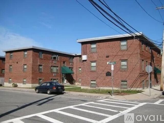 2 BR, 1 BA Apartment 4881 Washington St, Unit 4, Boston, MA 02132